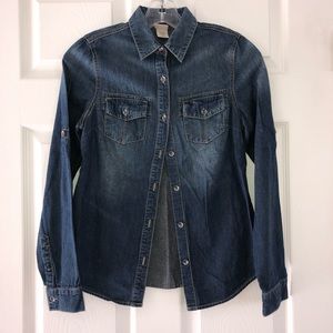 ✨5 for $25✨Mossimo denim shirt (XS).